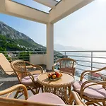 Olive Sea View Mimice
