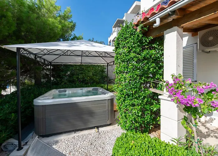 Olive Sea View Apartman Mimice