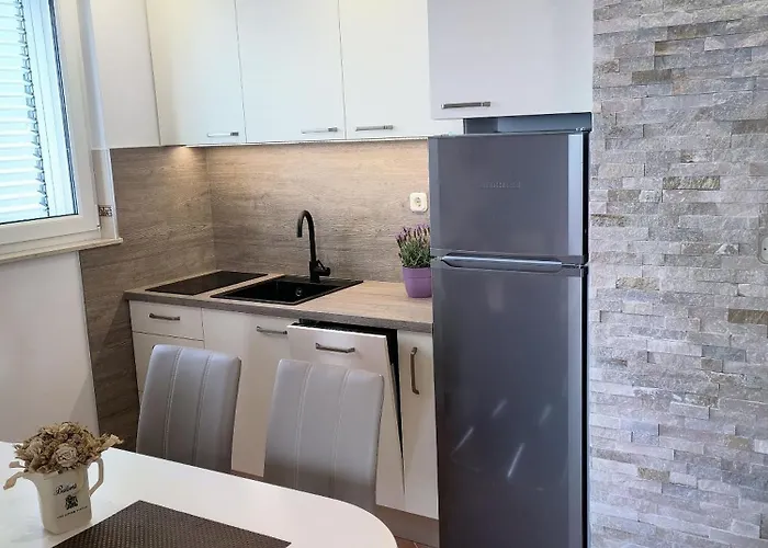 Olive Sea View Apartman Mimice